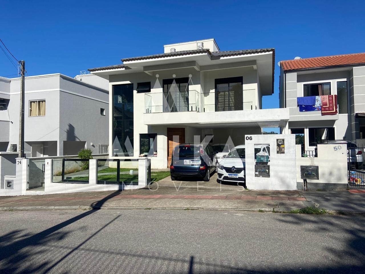 Casa para alugar com 4 quartos, 270m² - Foto 1
