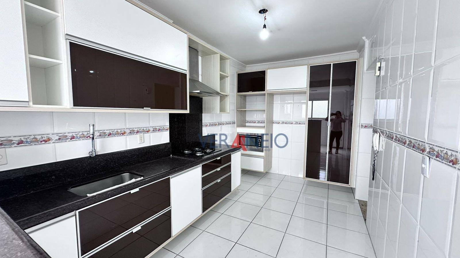 Apartamento para alugar com 3 quartos, 131m² - Foto 14