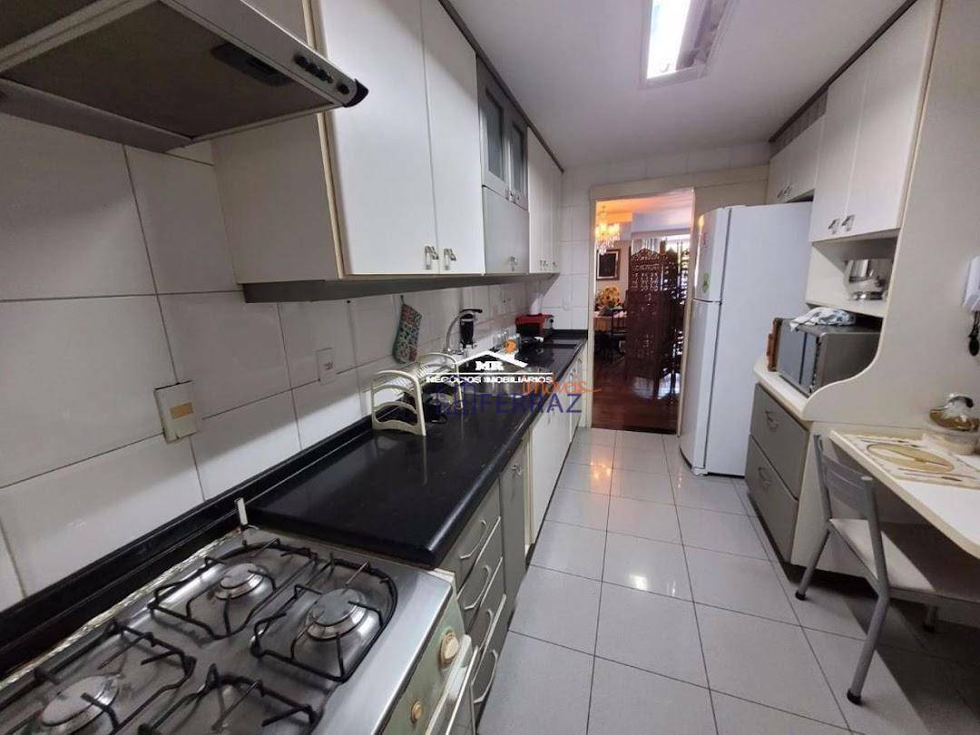 Apartamento à venda com 3 quartos, 196m² - Foto 17