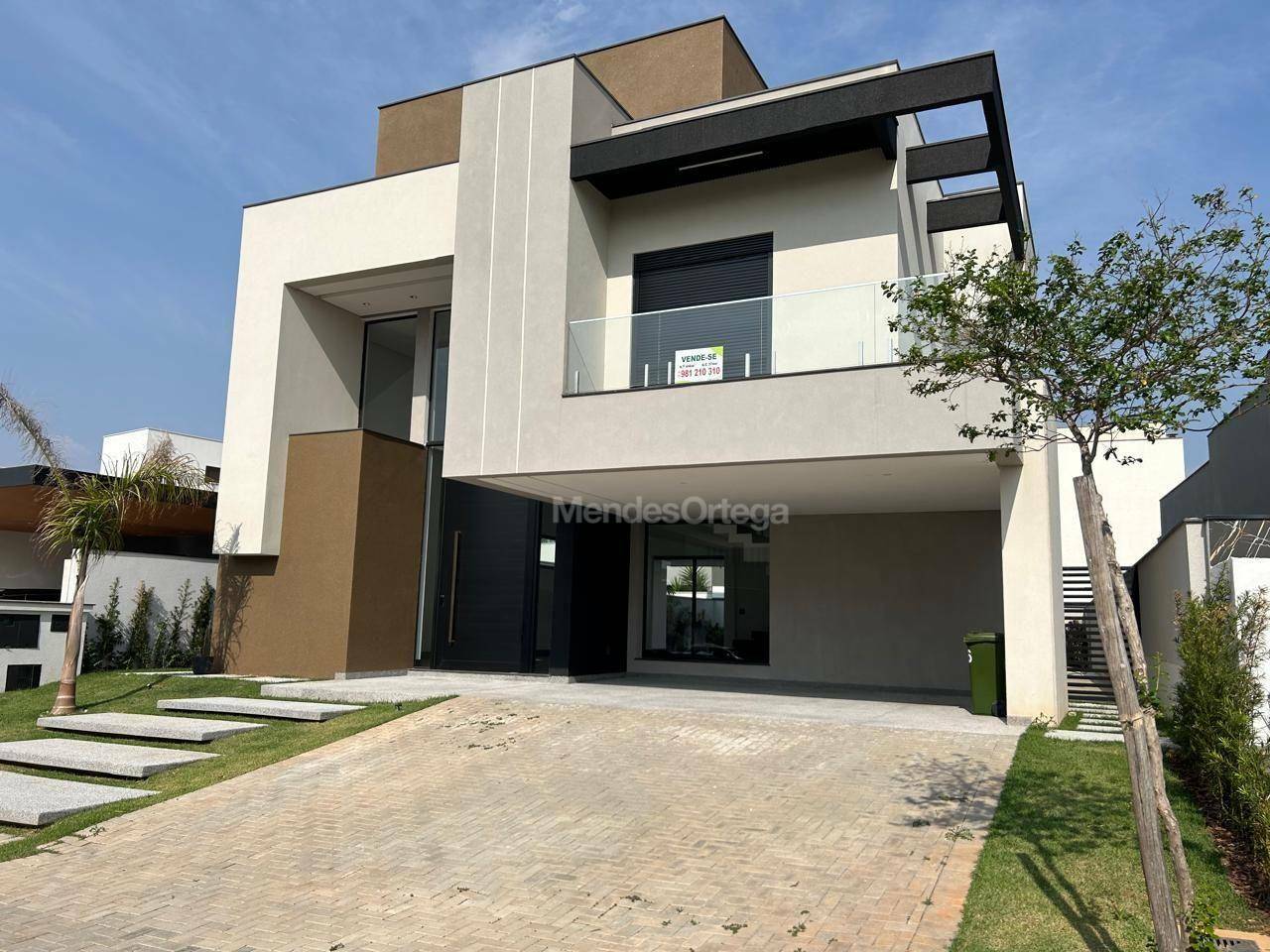 Casa de Condomínio à venda com 4 quartos, 364m² - Foto 1