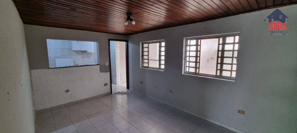 Casa à venda com 3 quartos, 70m² - Foto 2