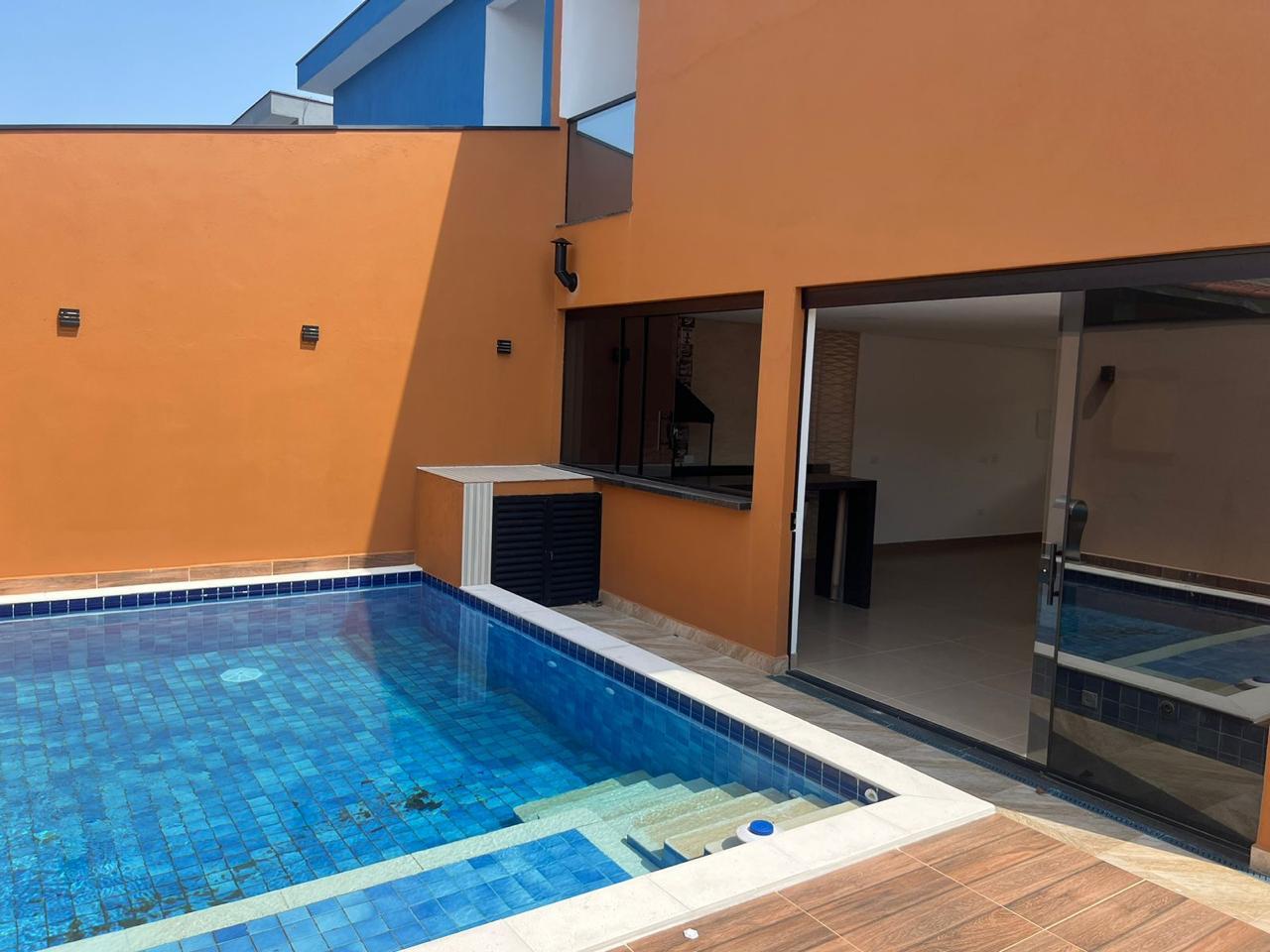 Casa à venda com 3 quartos, 166m² - Foto 1