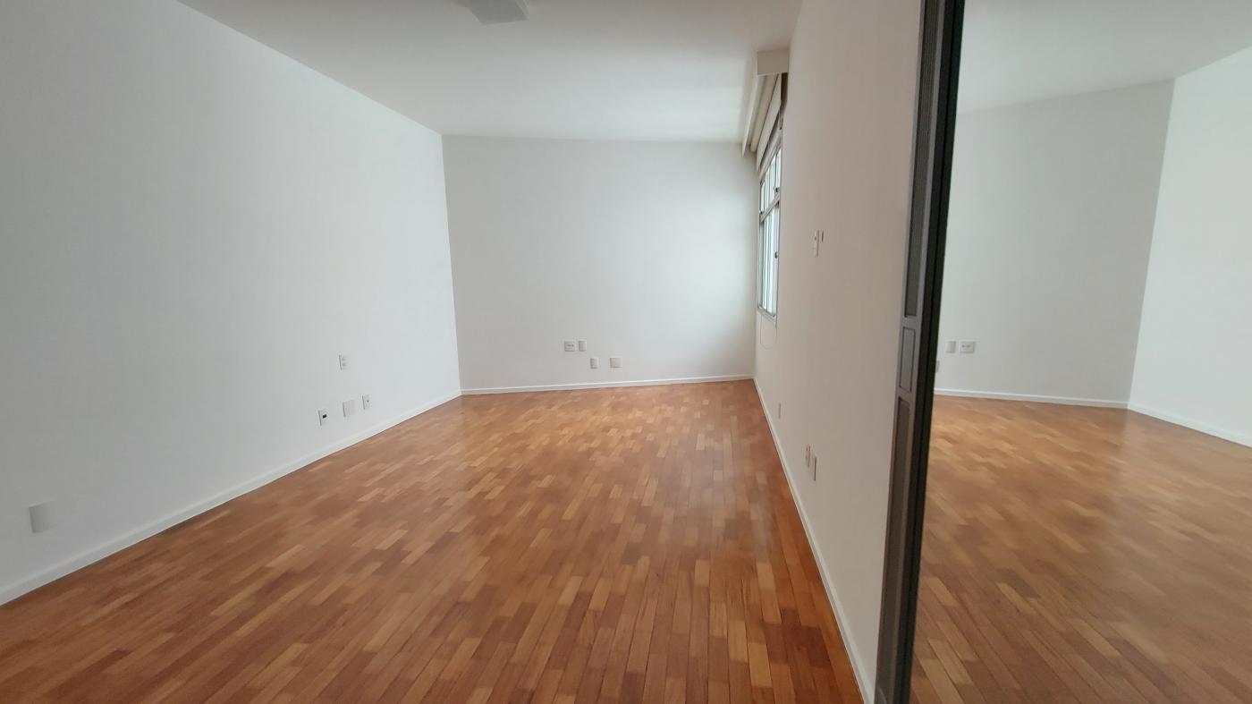 Apartamento para alugar com 3 quartos, 250m² - Foto 12