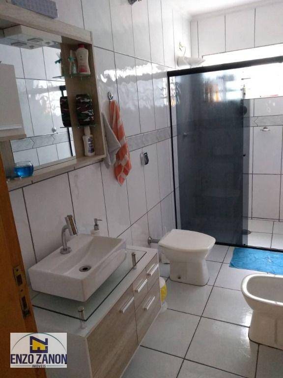 Casa à venda com 3 quartos, 240m² - Foto 16