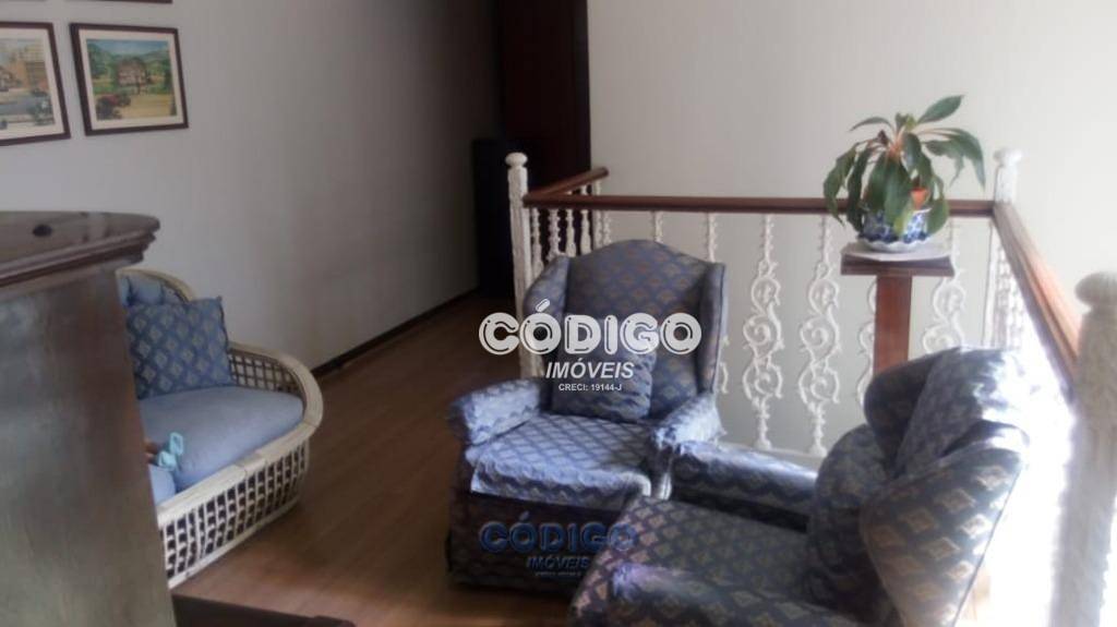 Sobrado à venda com 3 quartos, 250m² - Foto 4