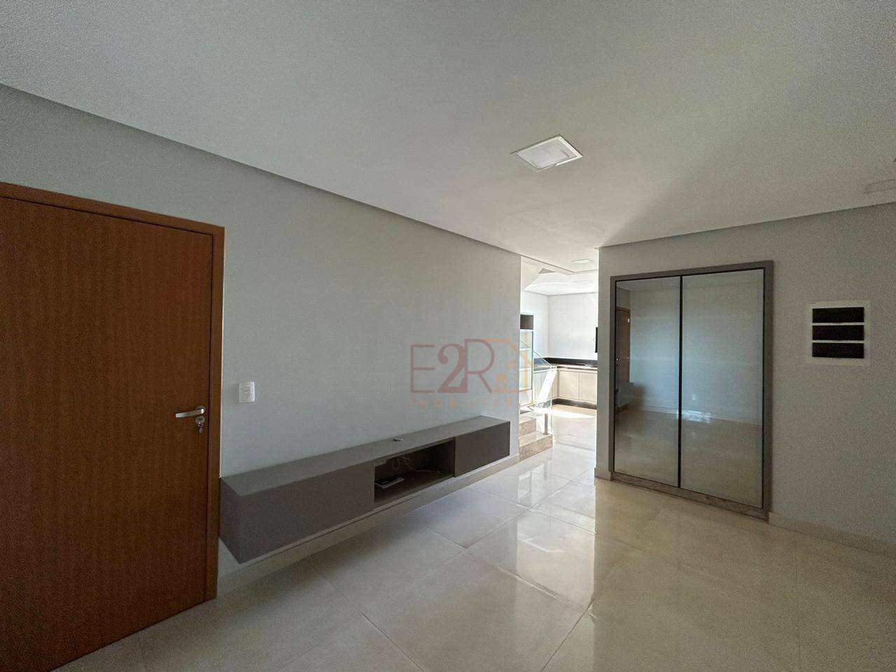 Apartamento à venda com 3 quartos, 192m² - Foto 2