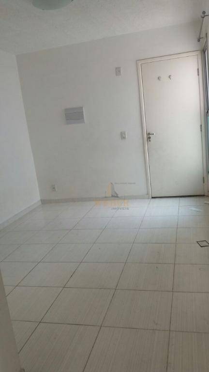 Apartamento para alugar com 2 quartos, 44m² - Foto 3