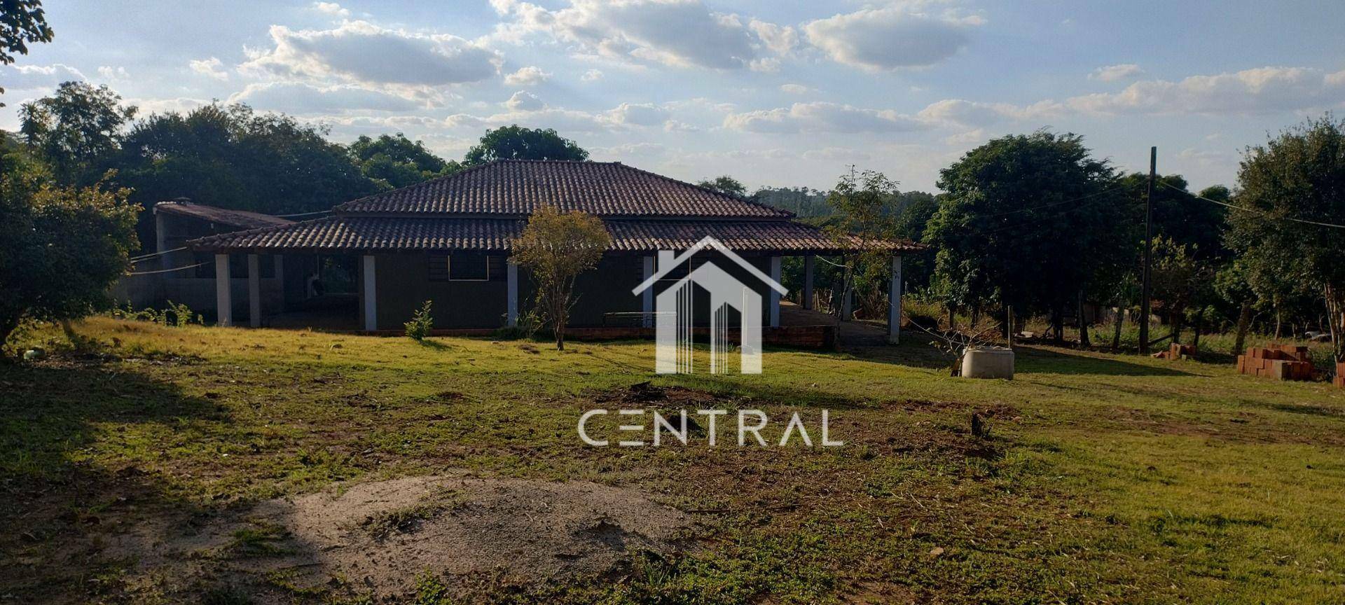Chácara à venda com 2 quartos, 300m² - Foto 1
