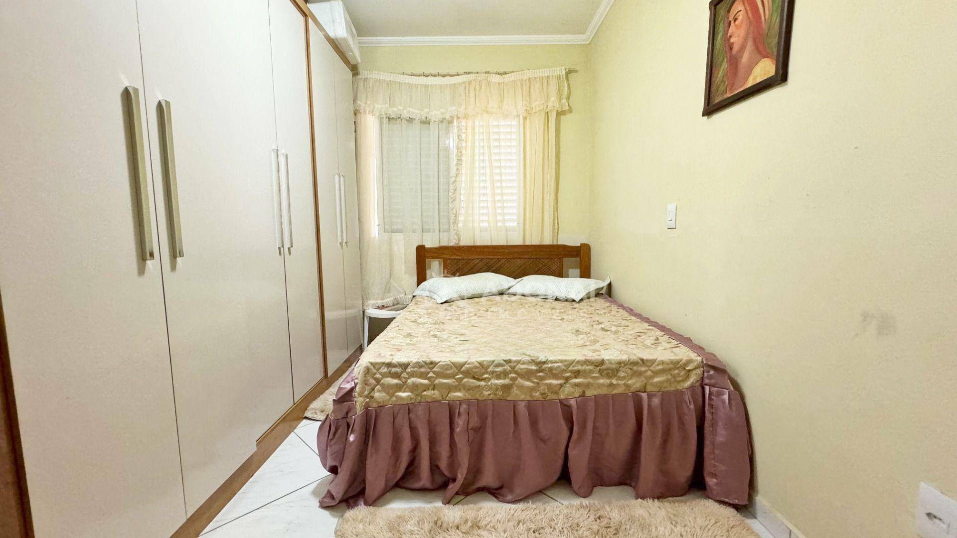 Casa à venda com 6 quartos, 300m² - Foto 32