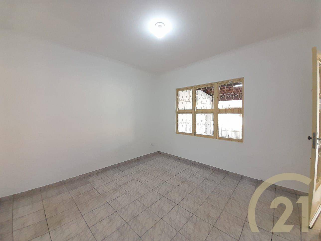 Casa à venda com 2 quartos, 100m² - Foto 1