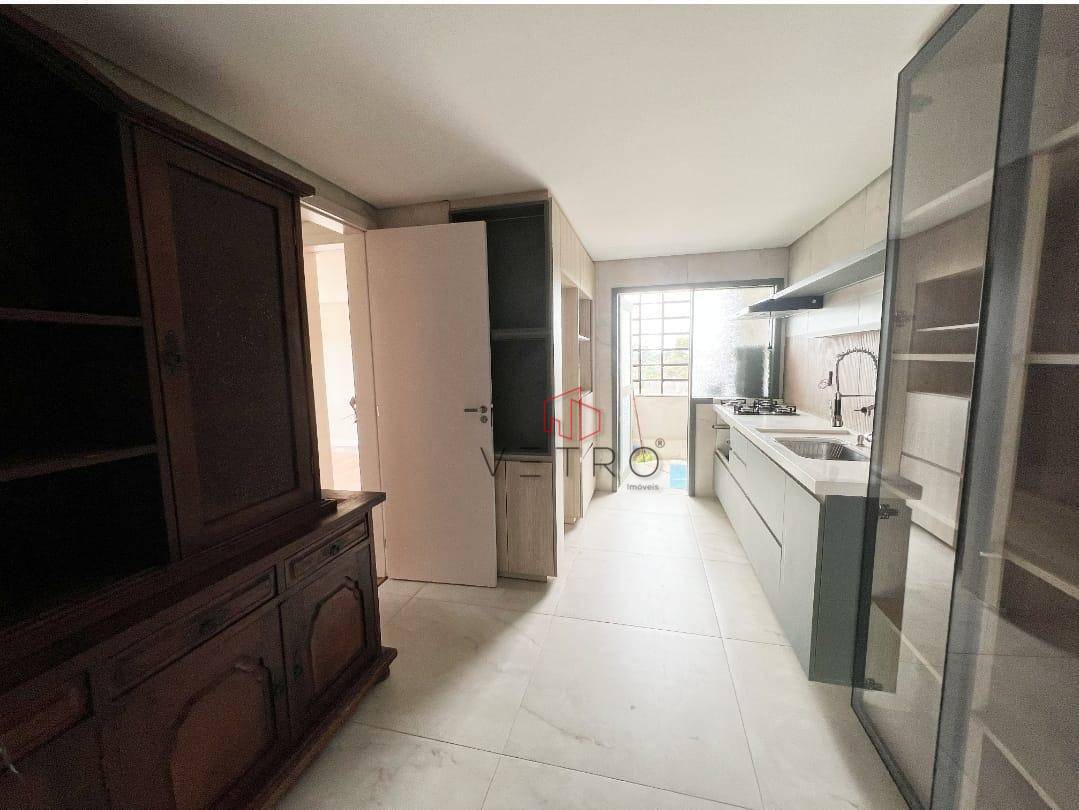 Apartamento à venda com 3 quartos, 150m² - Foto 6