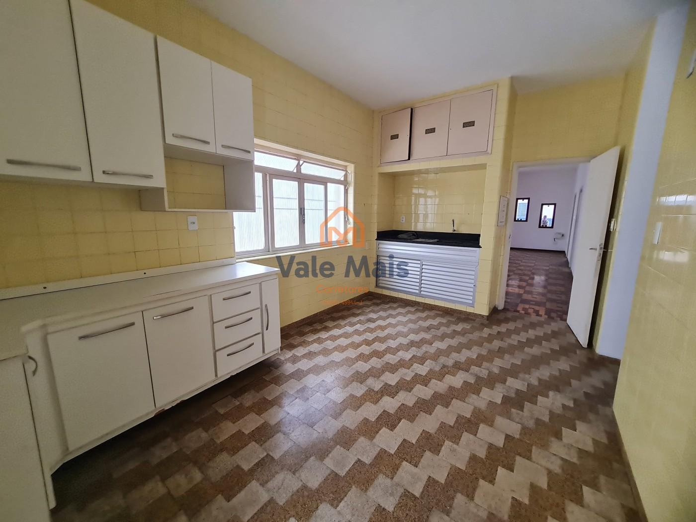 Casa para alugar com 3 quartos, 180m² - Foto 9