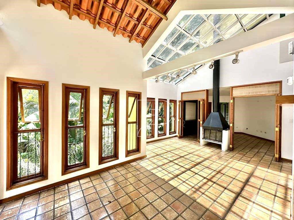 Casa de Condomínio à venda e aluguel com 3 quartos, 485m² - Foto 1