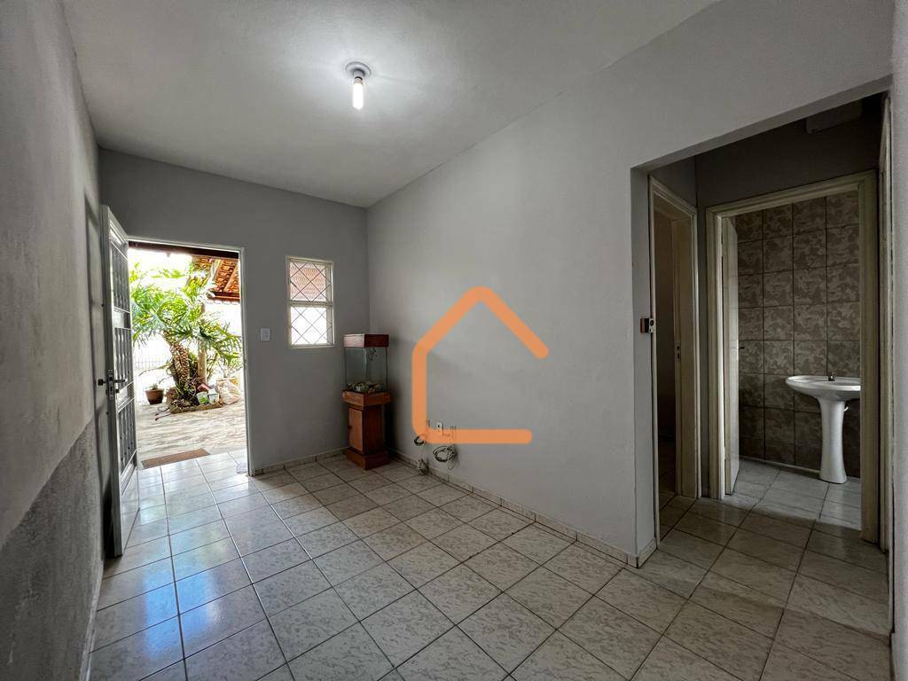 Casa à venda com 2 quartos, 70m² - Foto 5