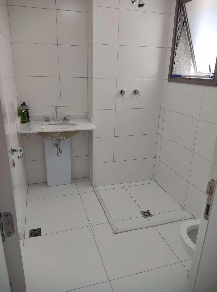 Apartamento à venda com 1 quarto, 42m² - Foto 2