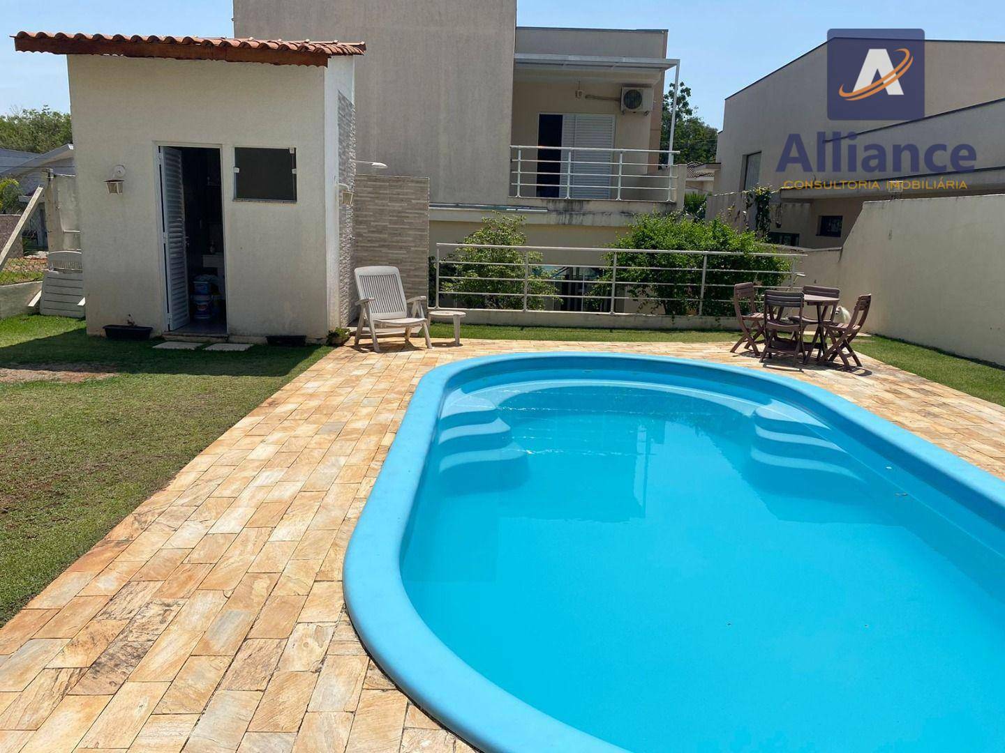 Casa de Condomínio para alugar com 3 quartos, 263m² - Foto 4