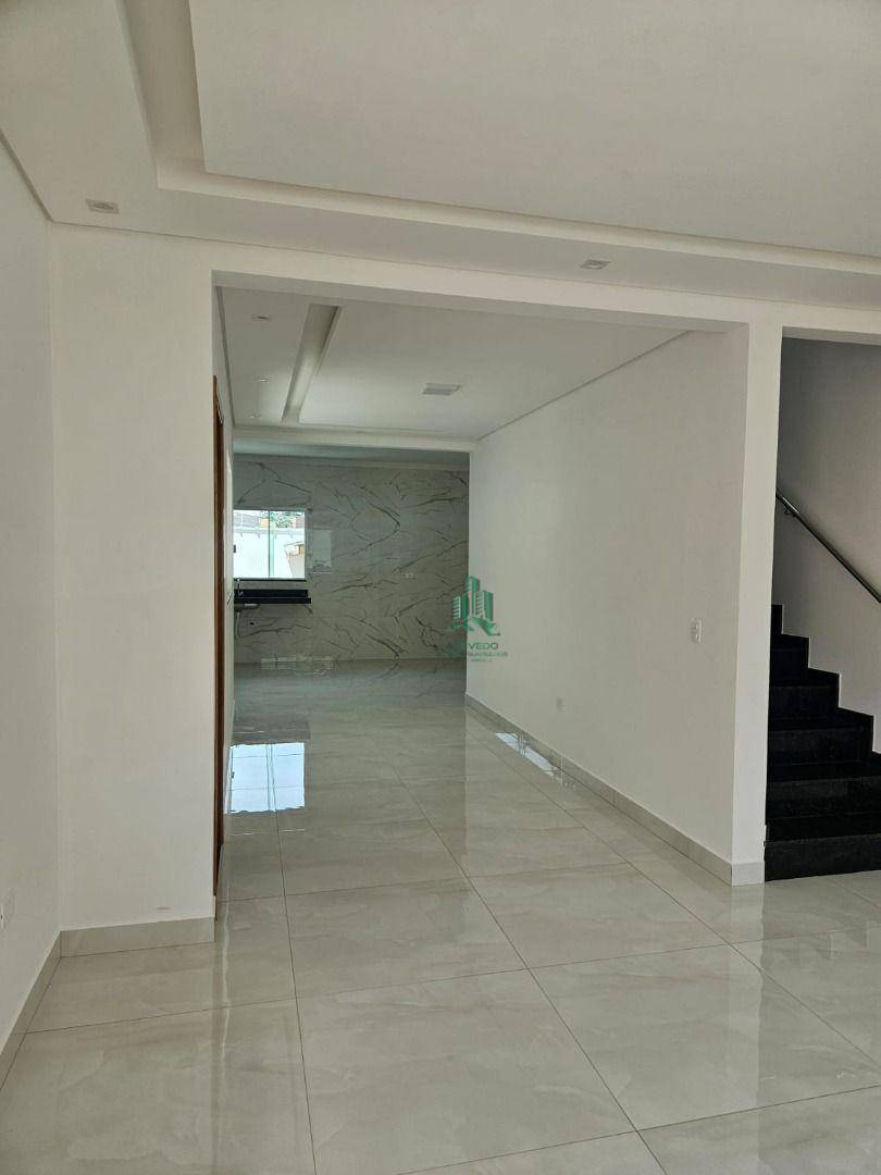 Sobrado à venda com 3 quartos, 127m² - Foto 1