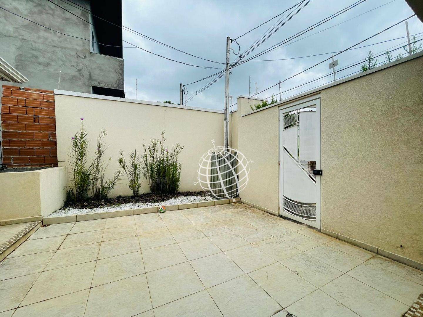 Casa à venda com 3 quartos, 246m² - Foto 2