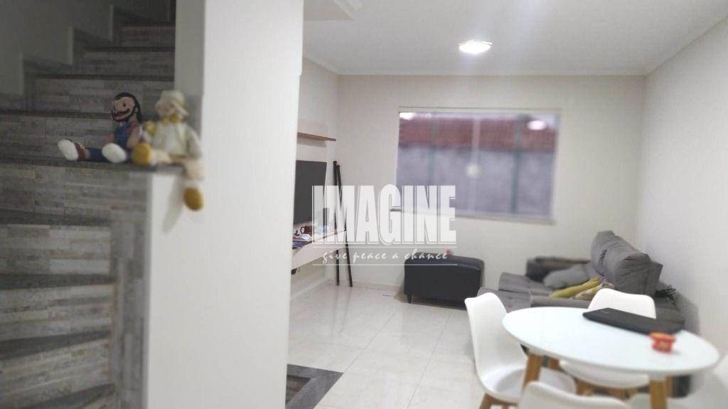 Sobrado à venda com 2 quartos, 75m² - Foto 2