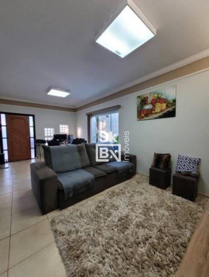 Casa à venda com 3 quartos, 200m² - Foto 2