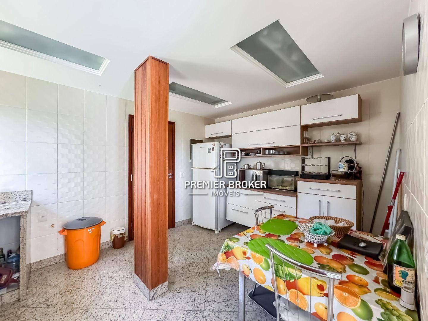 Casa de Condomínio à venda com 5 quartos, 213m² - Foto 13