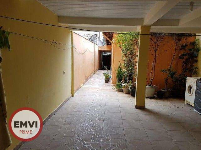 Casa à venda com 2 quartos, 125m² - Foto 2