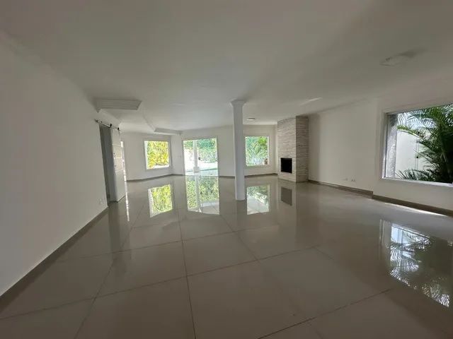 Casa de Condomínio para alugar com 4 quartos, 430m² - Foto 2