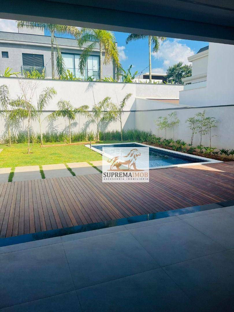 Casa de Condomínio à venda com 3 quartos, 250m² - Foto 1