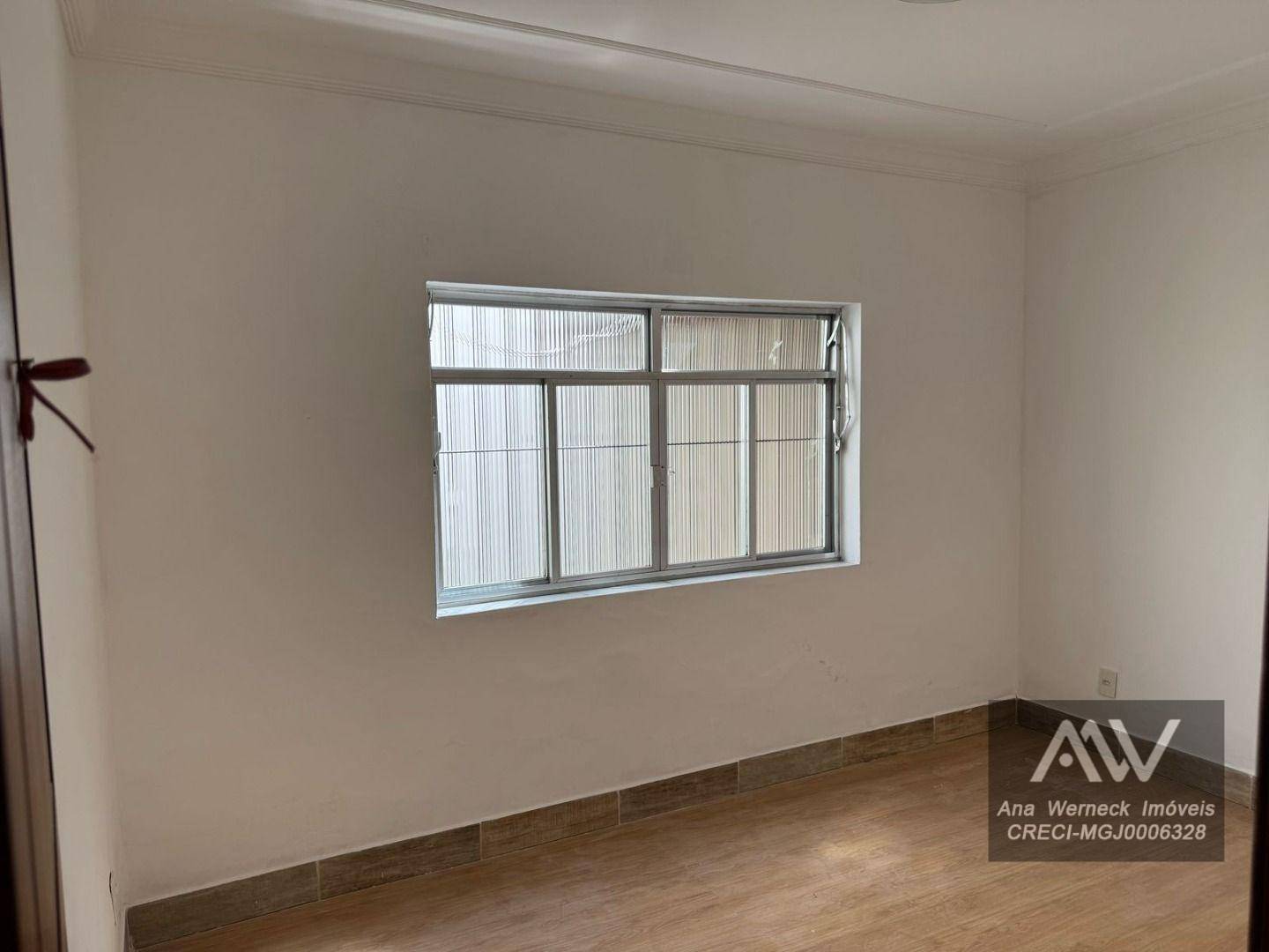 Casa à venda com 4 quartos, 330m² - Foto 10