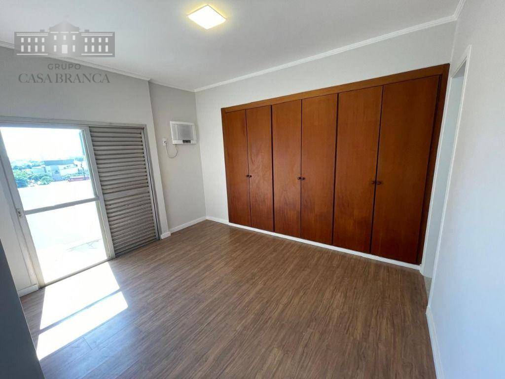 Apartamento à venda com 3 quartos, 117m² - Foto 11