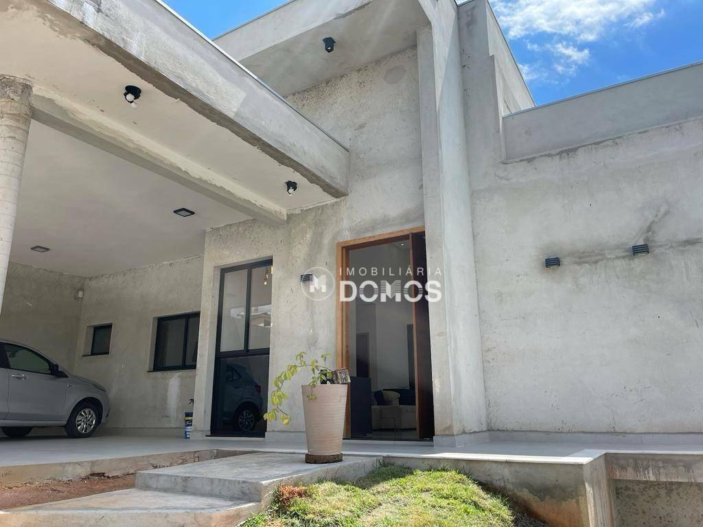 Casa à venda com 3 quartos, 256m² - Foto 3