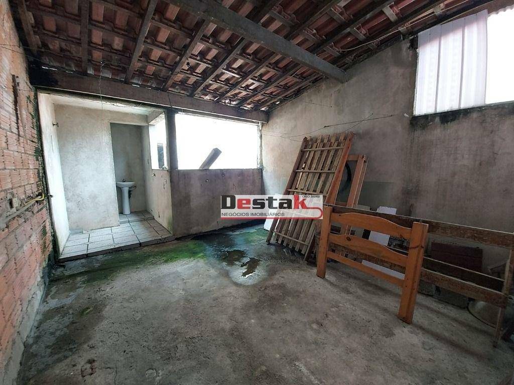 Sobrado à venda com 2 quartos, 200m² - Foto 5