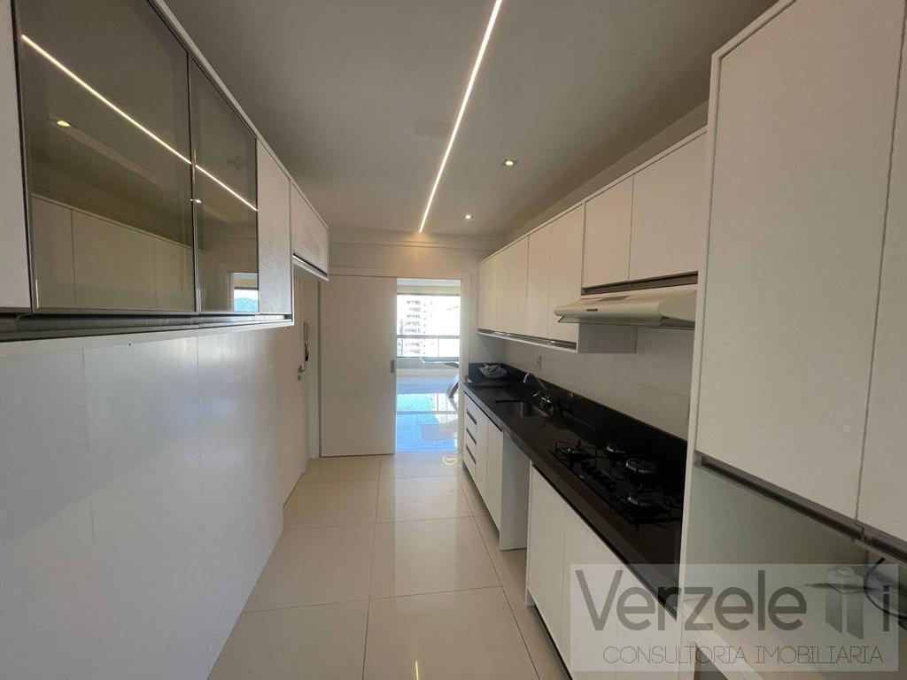 Apartamento para alugar com 3 quartos, 127m² - Foto 4