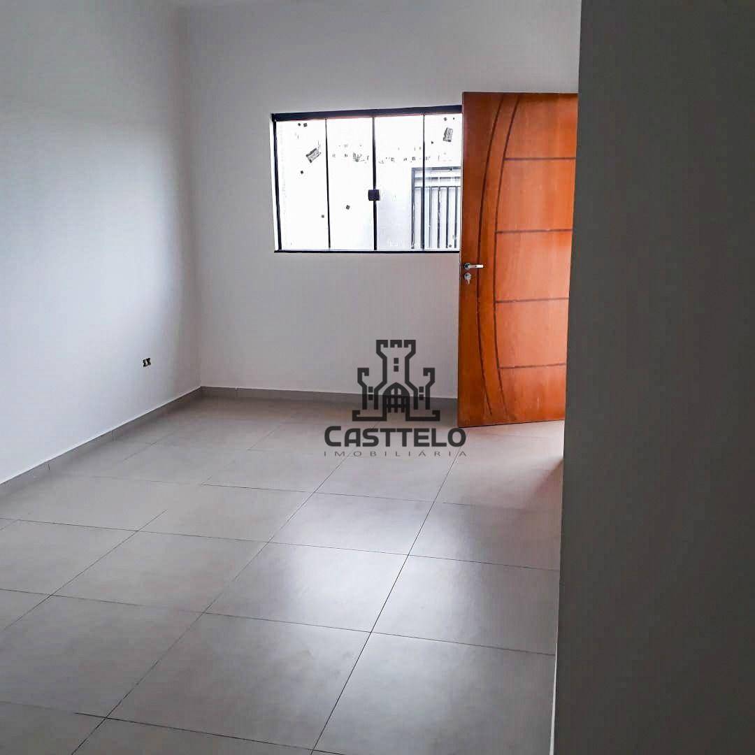 Casa à venda com 2 quartos, 65m² - Foto 2