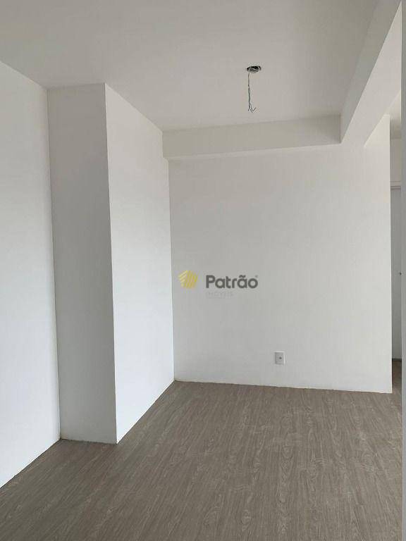 Apartamento à venda com 2 quartos, 69m² - Foto 2