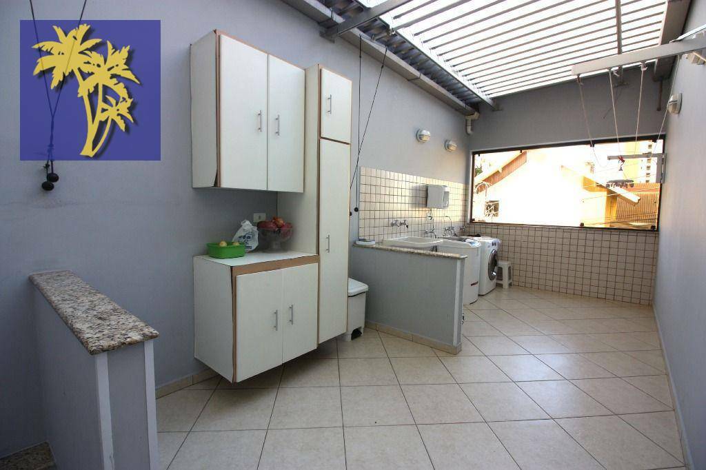 Casa à venda com 3 quartos, 320m² - Foto 25