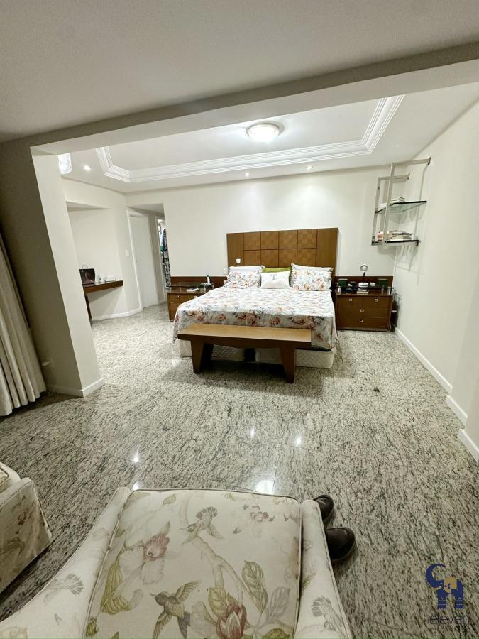 Apartamento para alugar com 4 quartos, 255m² - Foto 18