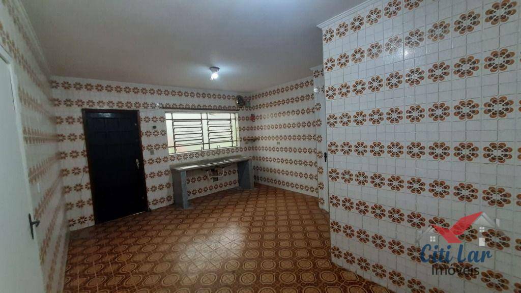 Casa para alugar com 3 quartos, 180m² - Foto 3