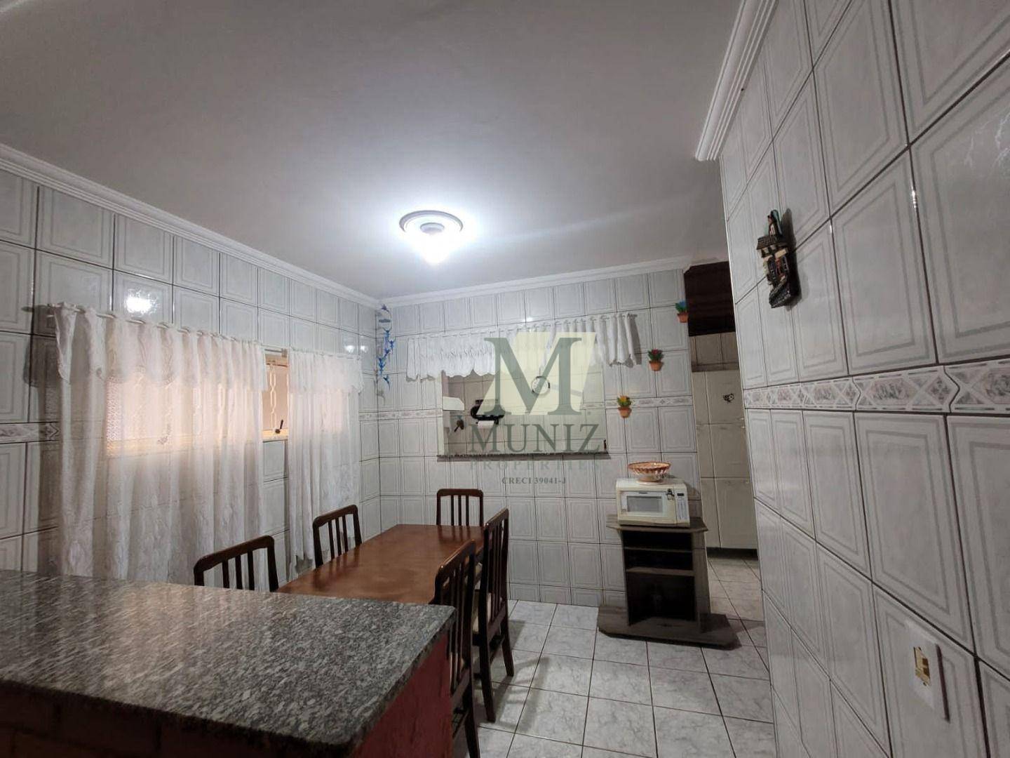 Casa à venda com 3 quartos, 200M2 - Foto 2