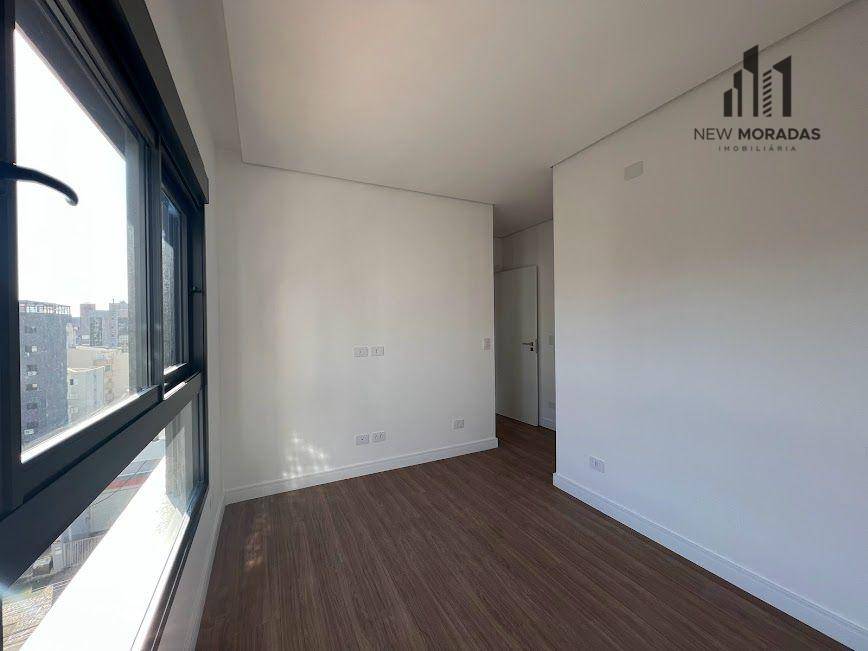 Apartamento à venda com 3 quartos, 117m² - Foto 13