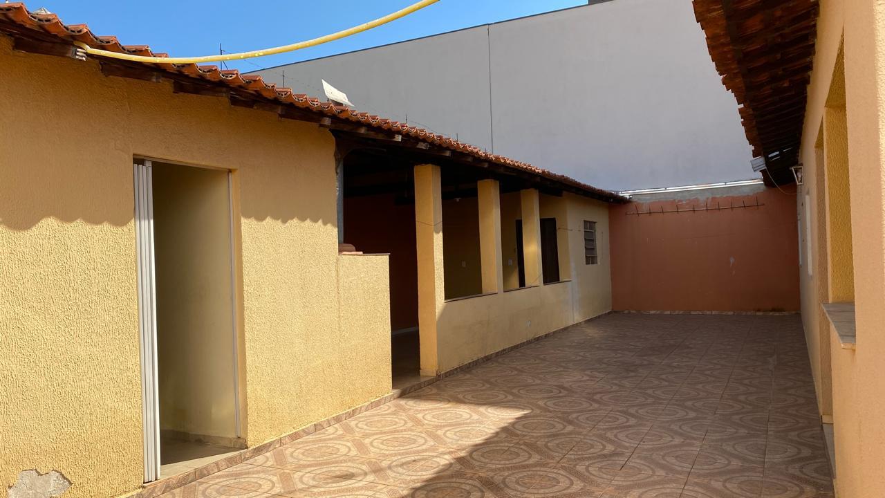 Casa para alugar com 4 quartos, 254m² - Foto 36