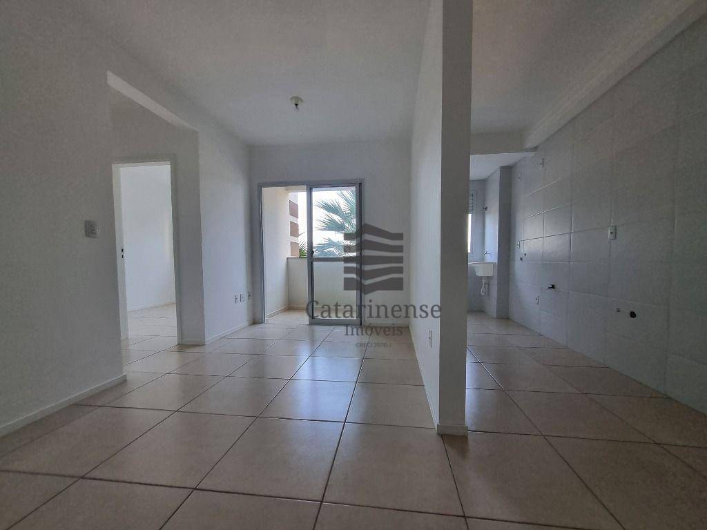 Apartamento à venda com 2 quartos, 55m² - Foto 2