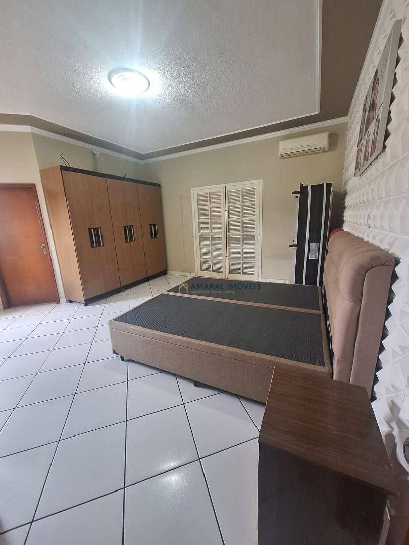 Casa, 3 quartos, 182 m² - Foto 4