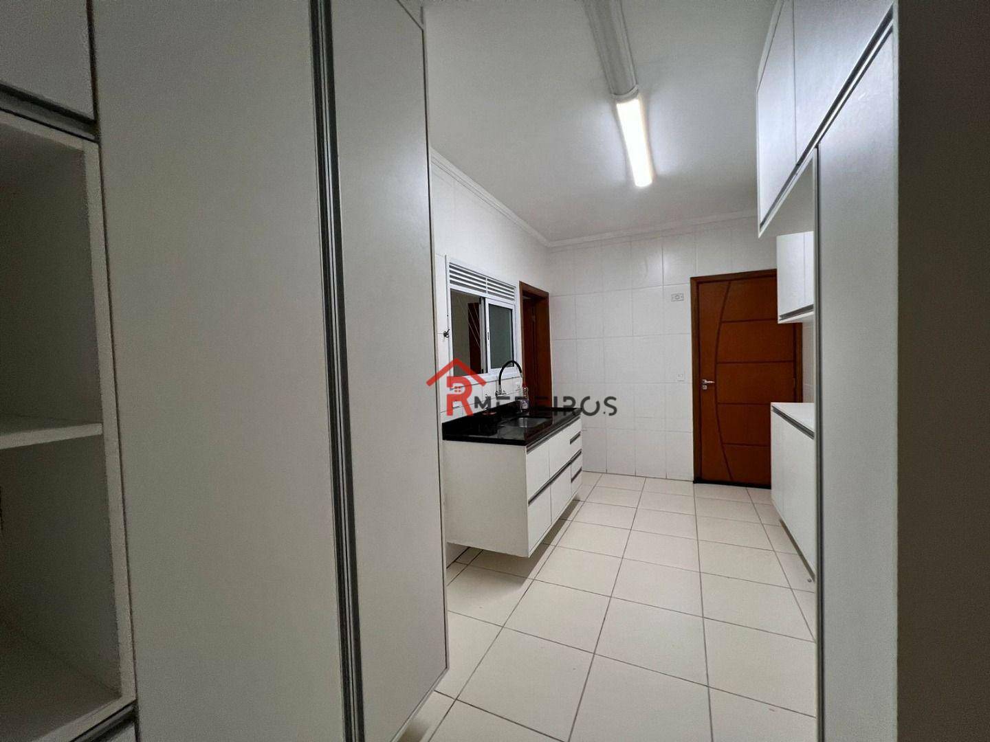 Apartamento para alugar com 4 quartos, 154m² - Foto 8