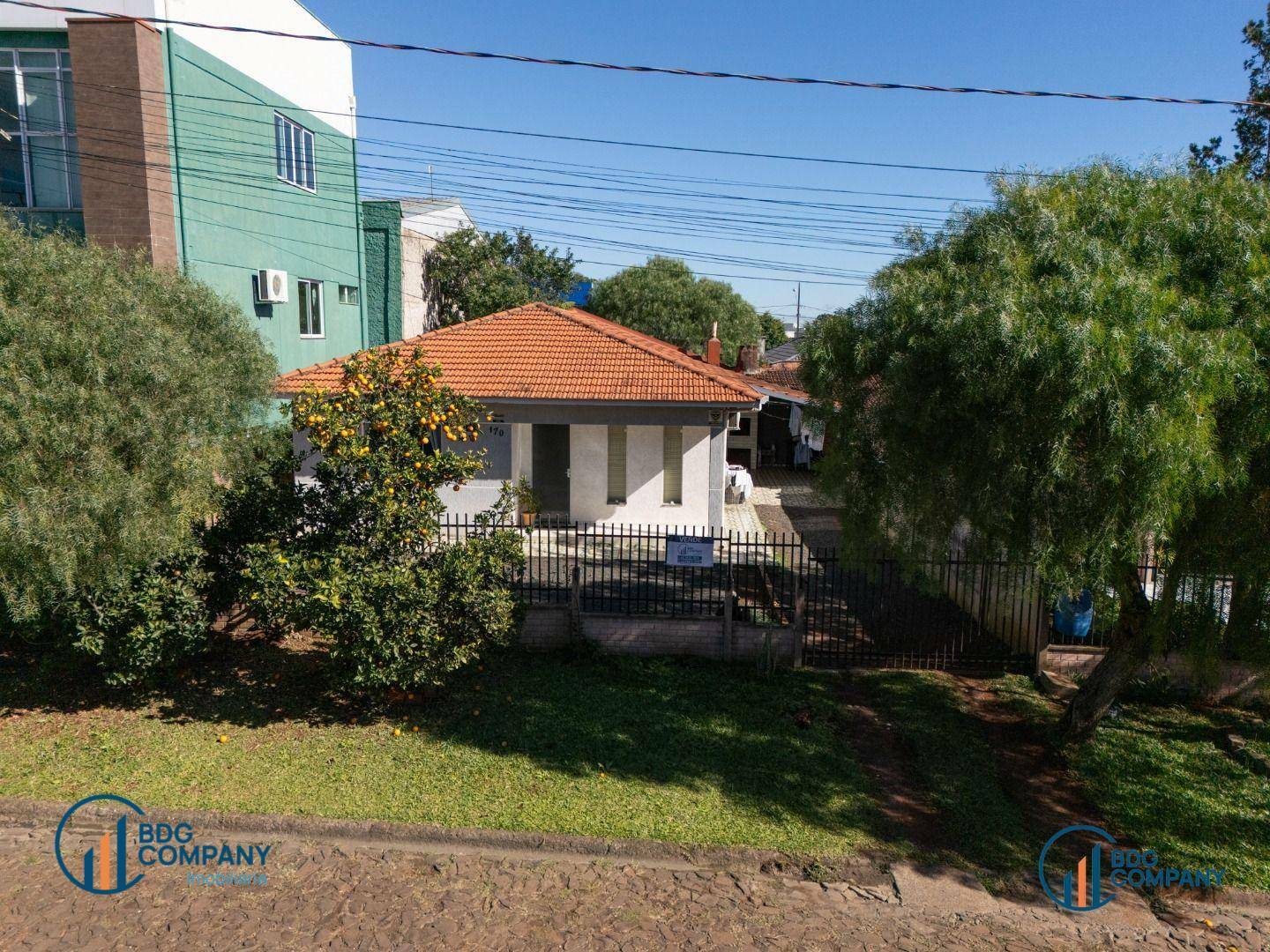 Casa à venda com 2 quartos, 80m² - Foto 1