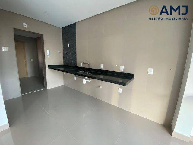 Apartamento à venda com 3 quartos, 133m² - Foto 3