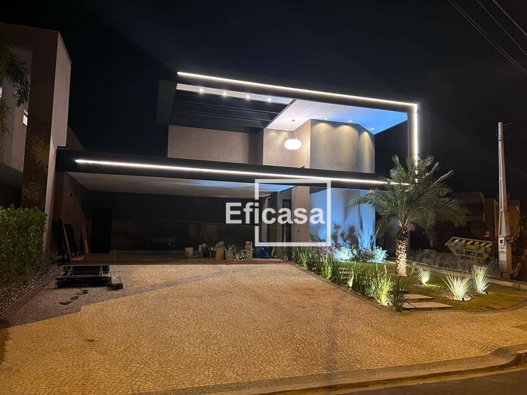 Casa de Condomínio à venda com 4 quartos, 378m² - Foto 1