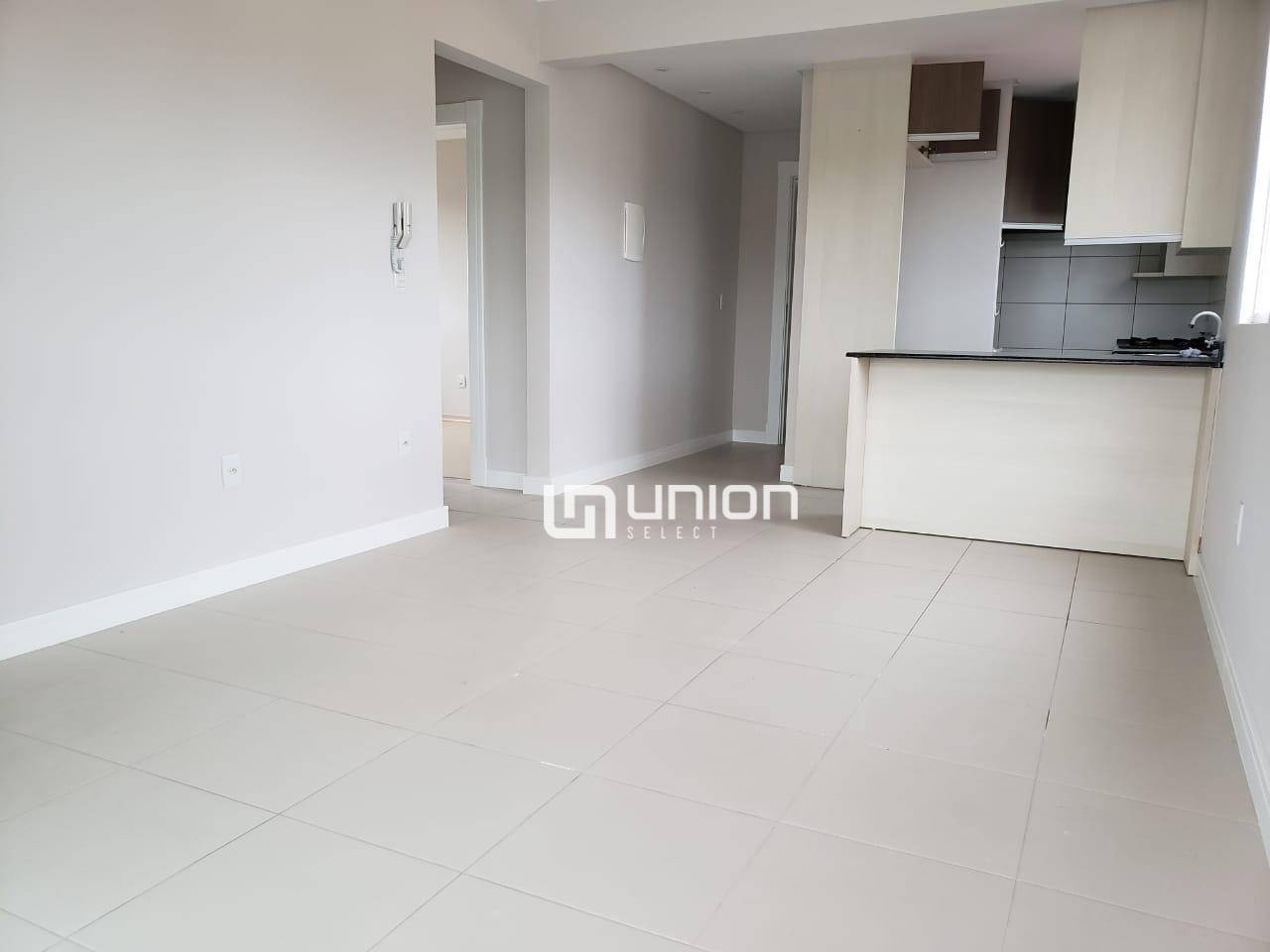 Apartamento à venda com 2 quartos, 79m² - Foto 2