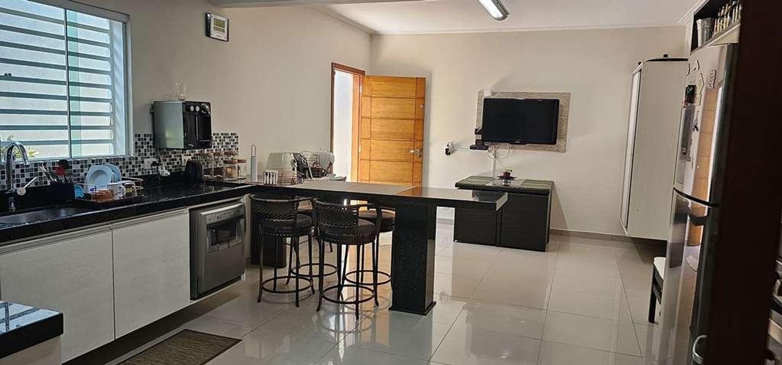 Casa à venda com 3 quartos, 1000m² - Foto 24