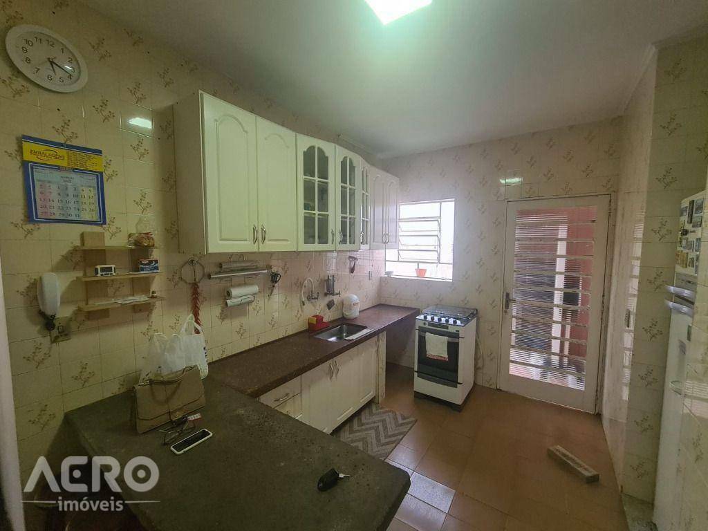 Casa à venda com 3 quartos, 184m² - Foto 21